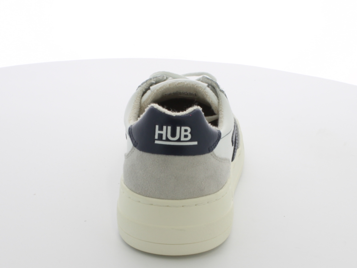 1-schoenen-hub-wit-121-court-suede-30784-4.jpg